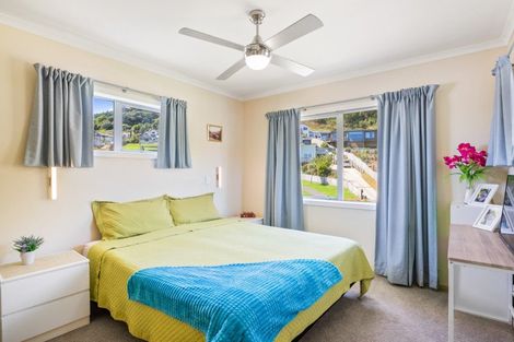 Photo of property in 16 Matuhi Street, Waikanae, 5036
