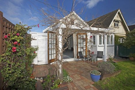 Photo of property in 63 Endeavour Street, Lyall Bay, Wellington, 6022