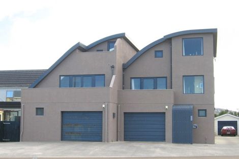 Photo of property in 28 Lyall Parade, Lyall Bay, Wellington, 6022