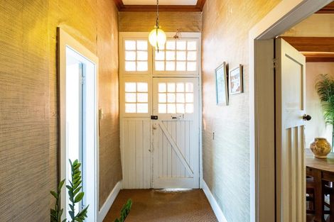 Photo of property in 33 Seapoint Road, Bluff Hill, Napier, 4110