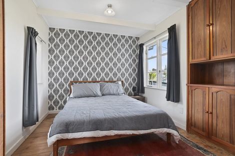 Photo of property in 86 Colwill Road, Massey, Auckland, 0614