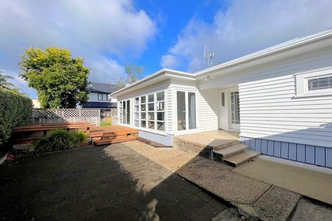 Photo of property in 42 Cook Street, Hamilton East, Hamilton, 3216
