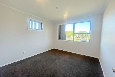 Photo of property in 9 Staverton Crescent, Mangere, Auckland, 2022