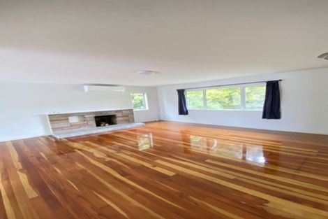 Photo of property in 26 Tawhana Crescent, Red Beach, 0932