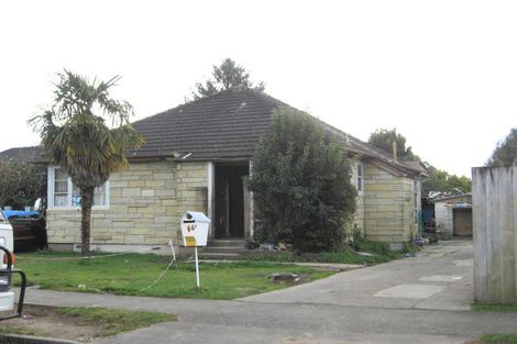 Photo of property in 6 Searancke Place, Fairfield, Hamilton, 3214