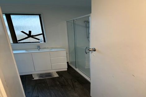 Photo of property in 2 Harrington Road, Henderson, Auckland, 0610