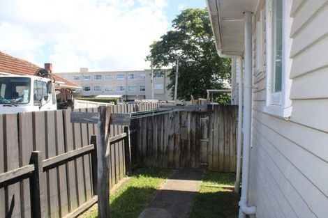 Photo of property in 1 Daniel Avenue, Mangere East, Auckland, 2024