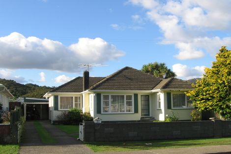 Photo of property in 32 Konini Street, Wainuiomata, Lower Hutt, 5014