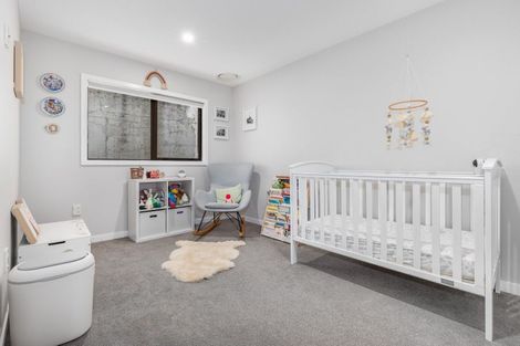 Photo of property in 2/24 Acheron Road, Paremata, Porirua, 5026