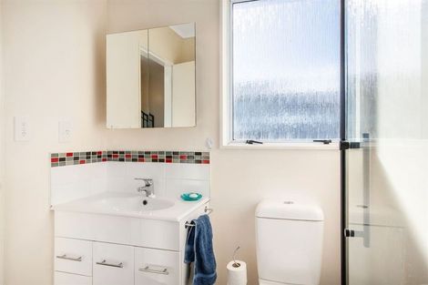 Photo of property in 43 Cleat Street, Whitby, Porirua, 5024