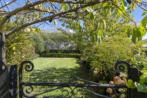 Photo of property in 118 Seaview Road, Paraparaumu Beach, Paraparaumu, 5032