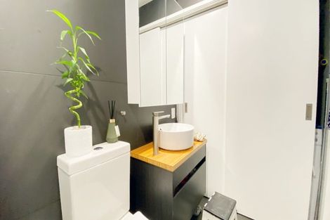 Photo of property in 1/165 Hobsonville Point Road, Hobsonville, Auckland, 0616