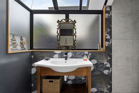 Photo of property in 1/14 Beresford Street, Bayswater, Auckland, 0622