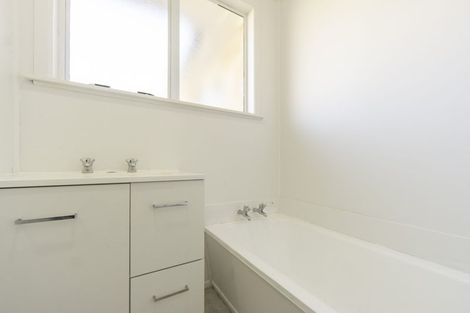 Photo of property in 17 Dowding Street, Melville, Hamilton, 3206