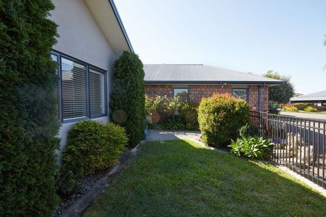 Photo of property in 16 Olive Close, Omokoroa, 3114