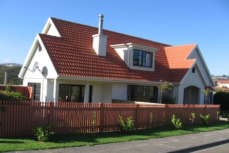 Photo of property in 102 Westchester Drive, Churton Park, Wellington, 6037