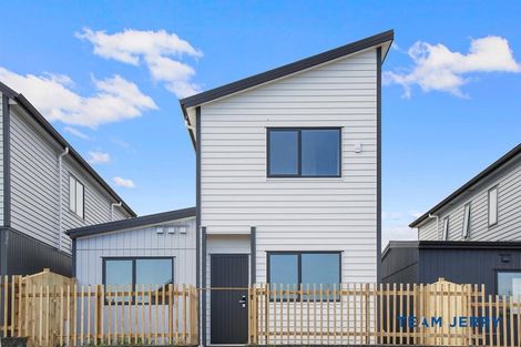 Photo of property in 21 Farranfore Road, Opaheke, Papakura, 2113
