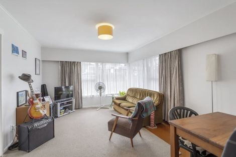 Photo of property in 1/8 Manuka Road, Glenfield, Auckland, 0629