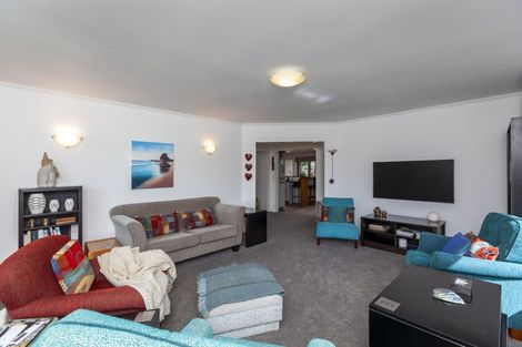 Photo of property in 5 Kotuku Drive, Paraparaumu Beach, Paraparaumu, 5032