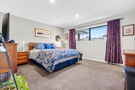 Photo of property in 23 Kereru Crescent, Wanaka, 9305