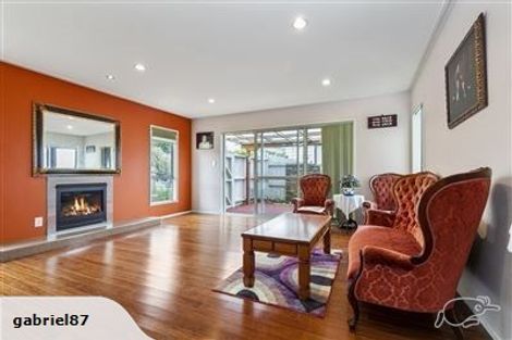Photo of property in 12 Oak Terrace, Schnapper Rock, Auckland, 0632