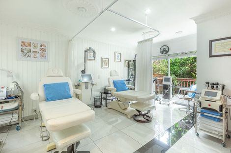 Photo of property in 44 Coroglen Avenue, Birkenhead, Auckland, 0626