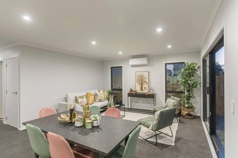 Photo of property in 8 Koru Loop, Paraparaumu, 5032