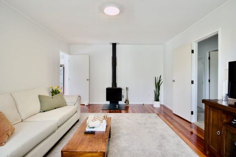 Photo of property in 130 Canongate Street, Birkdale, Auckland, 0626
