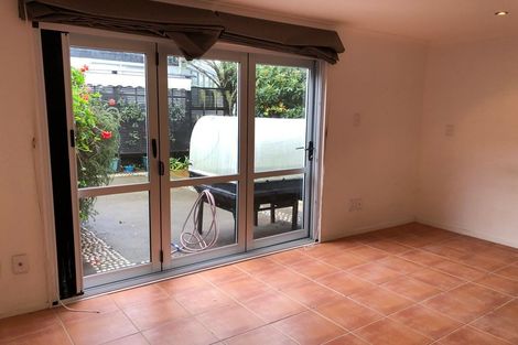 Photo of property in 11 Fenton Terrace, Cockle Bay, Auckland, 2014