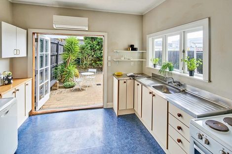 Photo of property in 6 Gordon Street, Newtown, Wellington, 6021