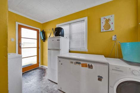 Photo of property in 9 Manawapou Road, Hawera, 4610