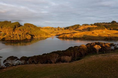 Photo of property in 26 Rangitahi Road, Raglan, 3225