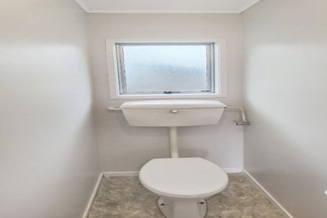 Photo of property in 5 Flaunty Place, West Harbour, Auckland, 0618