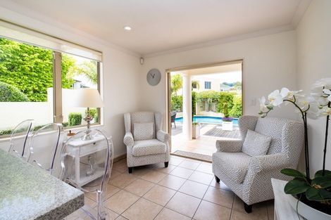 Photo of property in 53 Hikanui Drive, Havelock North, 4130