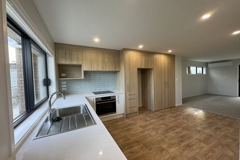 Photo of property in 2 Mikoikoi Crescent, Mangere Bridge, Auckland, 2022