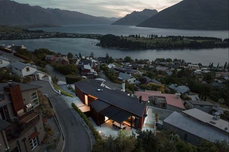 Photo of property in 32 Edinburgh Drive, Queenstown, 9300