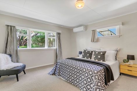 Photo of property in 9 Chester Road, Tawa, Wellington, 5028