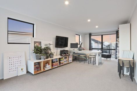 Photo of property in 2 Touhou Road, Hobsonville, Auckland, 0616