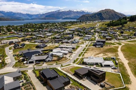 Photo of property in 18 Kotare Drive, Wanaka, 9305