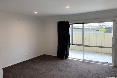 Photo of property in 6 Tacitus Place, Totara Vale, Auckland, 0629