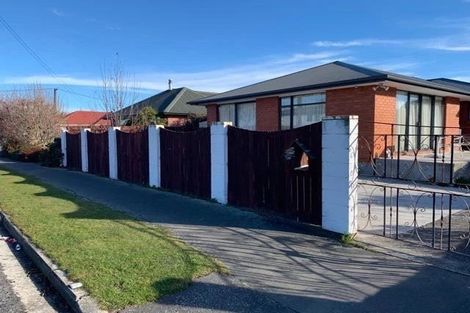 Photo of property in 17 Nortons Road, Avonhead, Christchurch, 8042