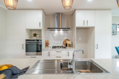 Photo of property in 22 Te Kaeaea Crescent, Wallaceville, Upper Hutt, 5018
