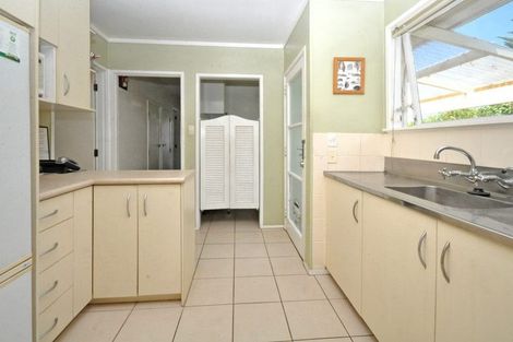 Photo of property in 22 Sunvue Road, Glen Eden, Auckland, 0602