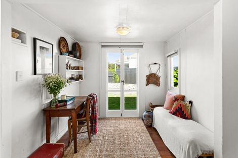 Photo of property in 2 Ashridge Road, Napier South, Napier, 4110