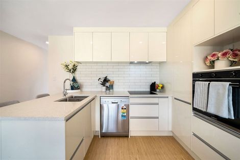 Photo of property in 11d Reid Road, New Lynn, Auckland, 0600