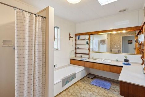 Photo of property in 106 Ruapehu Street, Paraparaumu, 5032