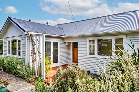 Photo of property in 39 Cluny Road, Plimmerton, Porirua, 5026