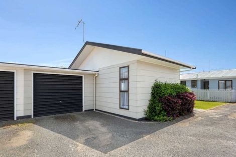 Photo of property in 2d Roberts Avenue, Aramoho, Whanganui, 4500