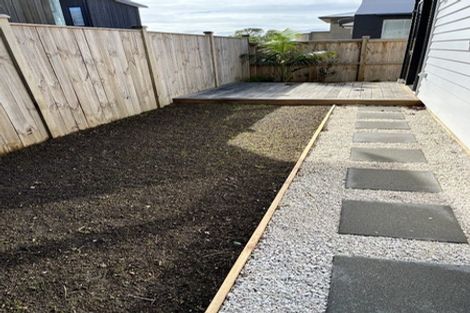 Photo of property in 43 Knights Road, Rothesay Bay, Auckland, 0630