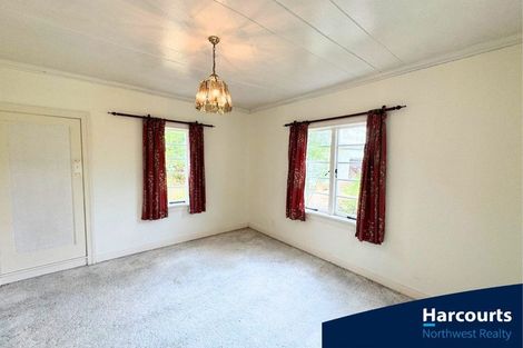 Photo of property in 86 Tawa Road, Kumeu, 0891